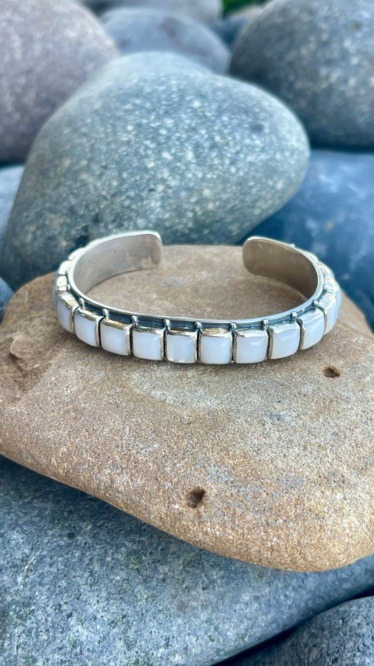 Mother Of Pearl Square Federico Cuff
