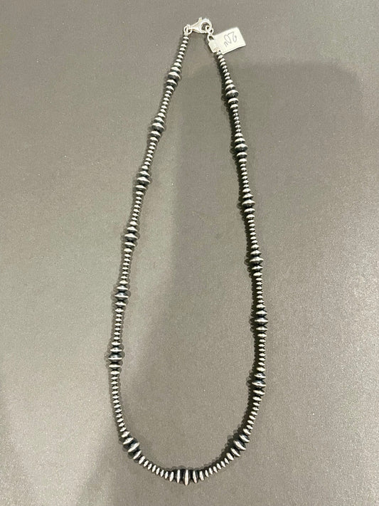 20” Saucer Graduated Pearls