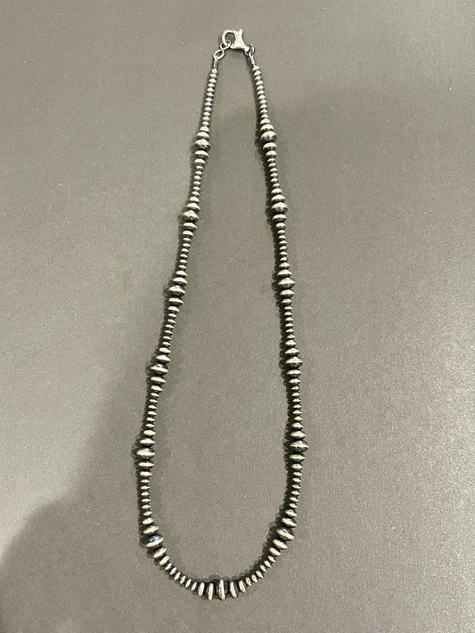 18” Saucer Graduated Pearls