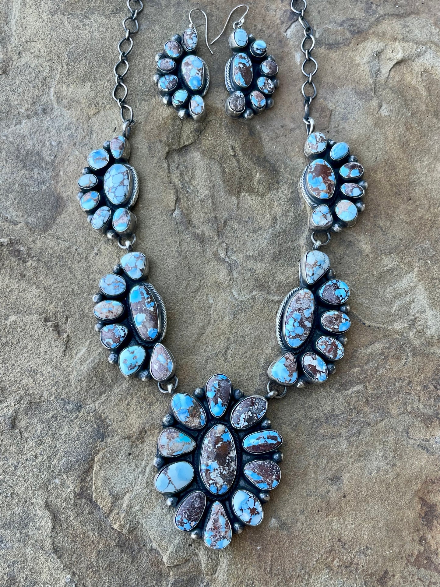 Golden Hills Cluster Lariat