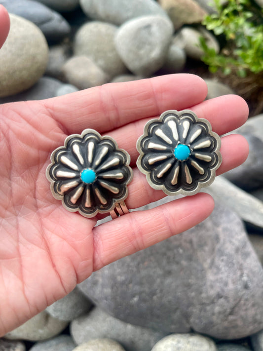 Conch o& Turquoise Studs