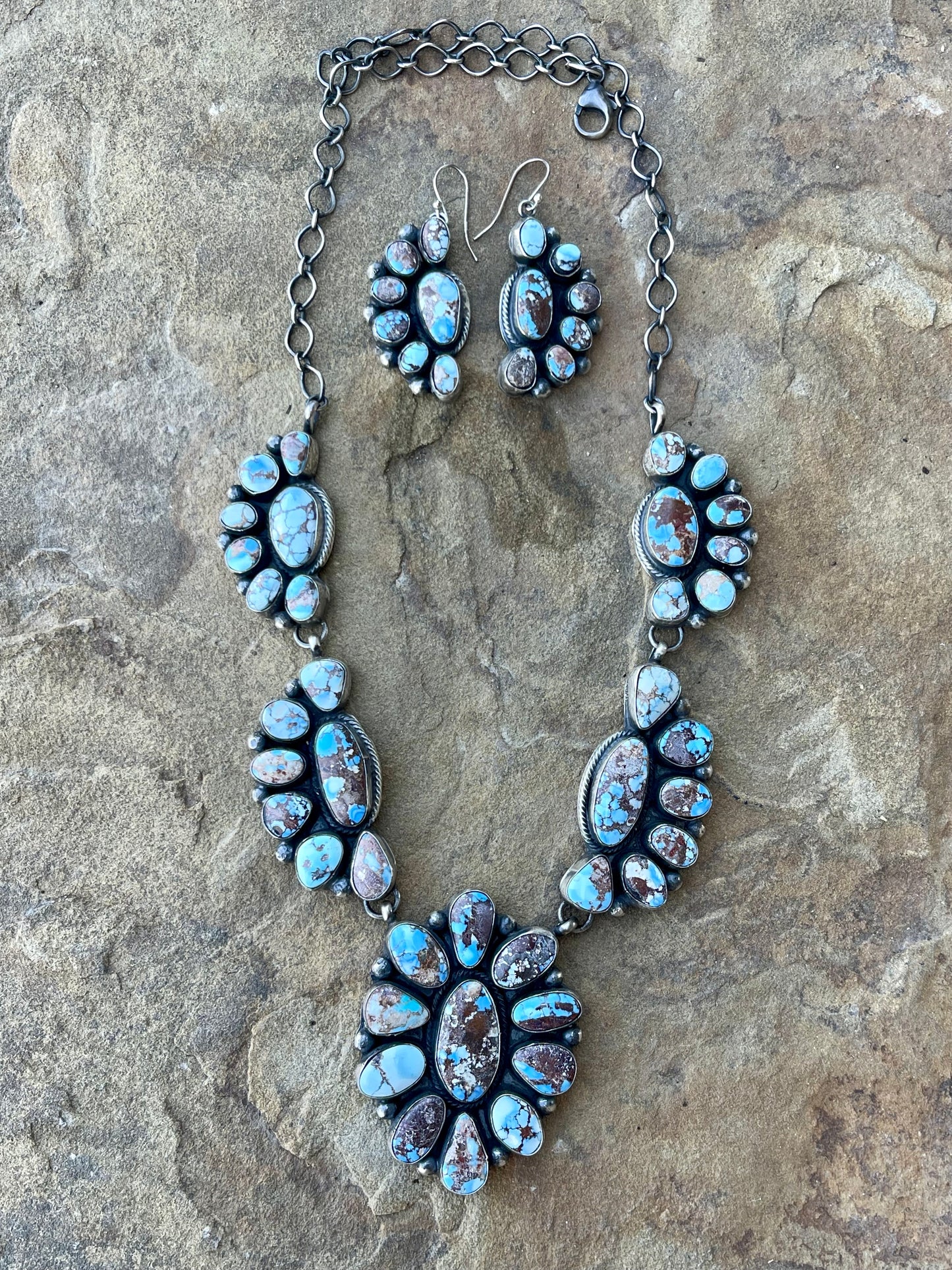 Golden Hills Cluster Lariat